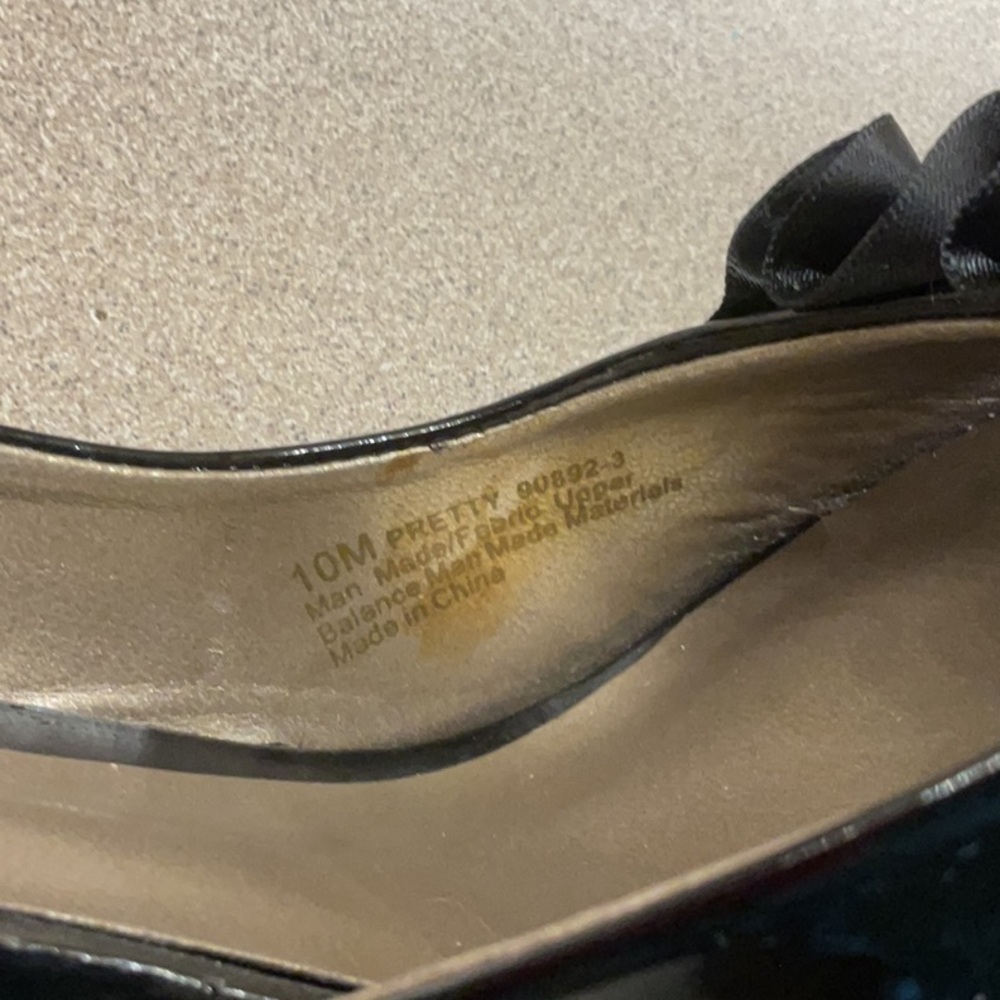 Carlos Santana Black Heels - Picture 7 of 7